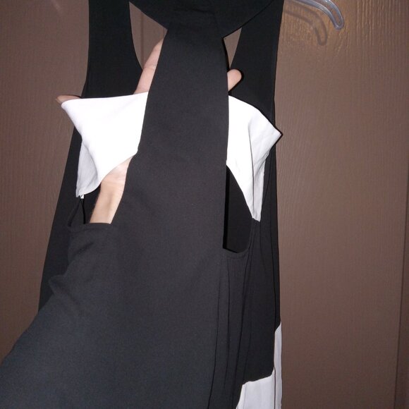 BCBGMAXAZRIA black and white flowing "Allison" top, size XXS - Picture 2 of 3